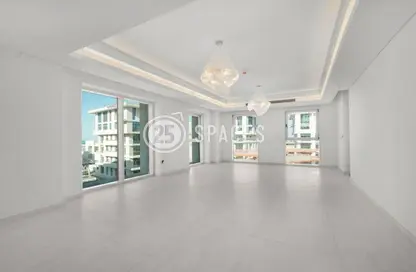 Apartment - 1 Bedroom - 2 Bathrooms for sale in Gewan Island - The Pearl Island - Doha