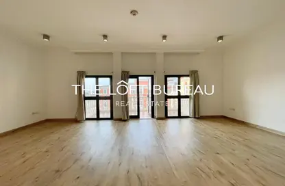 Apartment - 2 Bedrooms - 3 Bathrooms for rent in Carnaval - Qanat Quartier - The Pearl Island - Doha