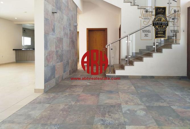 Compound - 4 Bedrooms - 5 Bathrooms for rent in Wadi Al Shaheeniya Street - Ain Khaled - Doha