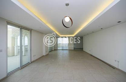 Apartment - 2 Bedrooms - 3 Bathrooms for rent in Viva East - Viva Bahriyah - The Pearl Island - Doha