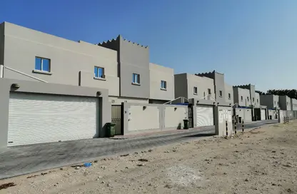 Compound - 4 Bedrooms - 6 Bathrooms for rent in Ain Khaled - Ain Khaled - Doha