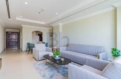 Apartment - 1 Bedroom - 2 Bathrooms for rent in Tower 17 - Porto Arabia - The Pearl Island - Doha