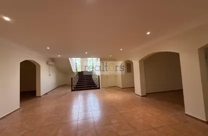 Villa for rent in Onaiza Street - Diplomatic Area - Doha