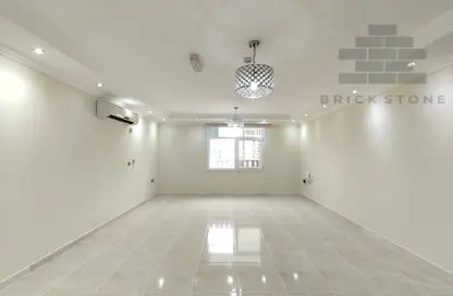 Apartment - 2 Bedrooms - 2 Bathrooms for rent in Anas Street - Fereej Bin Mahmoud North - Fereej Bin Mahmoud - Doha