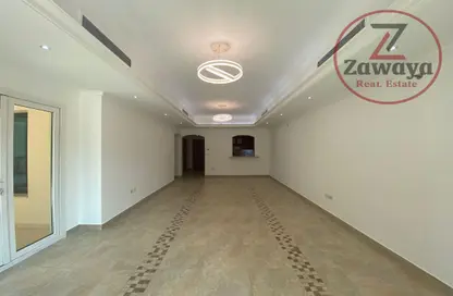 Apartment - 2 Bedrooms - 3 Bathrooms for rent in West Porto Drive - Porto Arabia - The Pearl Island - Doha