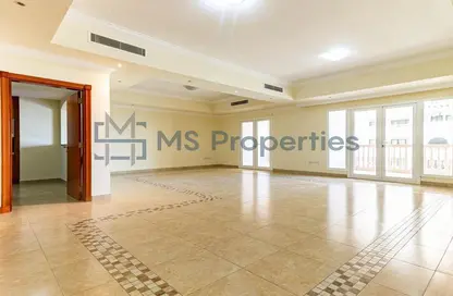 Apartment - 3 Bedrooms - 4 Bathrooms for rent in West Porto Drive - Porto Arabia - The Pearl Island - Doha