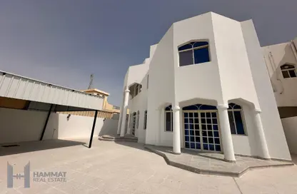 Villa - 4 Bedrooms - 5 Bathrooms for rent in Izghawa - Izghawa - Doha