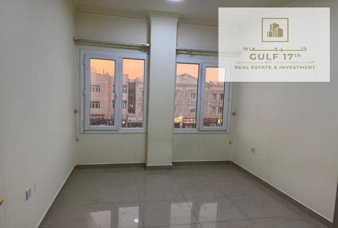 Apartment - 3 Bedrooms - 2 Bathrooms for rent in Madinat Khalifa Building 58 - Madinat Khalifa South - Madinat Khalifa - Doha