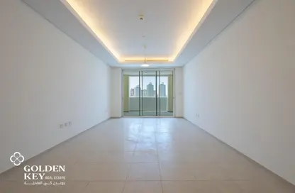 Apartment - 2 Bedrooms - 3 Bathrooms for rent in Imperial Diamond - Viva Bahriyah - The Pearl Island - Doha