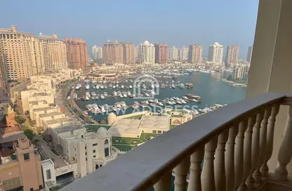 Apartment - 2 Bedrooms - 3 Bathrooms for rent in Piazza Arabia - Porto Arabia - The Pearl Island - Doha