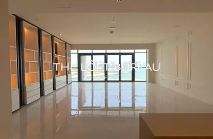 Apartment - 3 Bedrooms - 5 Bathrooms for sale in Lusail City - Lusail