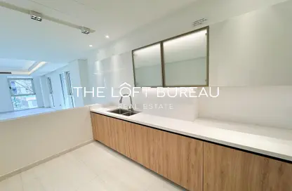 Apartment - 1 Bedroom - 2 Bathrooms for sale in Gewan Island - The Pearl Island - Doha