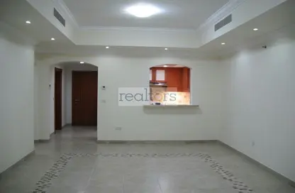 Apartment - 2 Bedrooms - 2 Bathrooms for rent in Sabban Towers - Porto Arabia - The Pearl Island - Doha