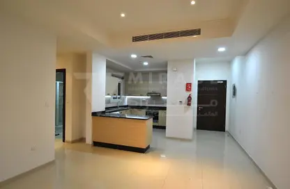 Apartment - 2 Bedrooms - 2 Bathrooms for rent in Al Nasr Street - Al Nasr - Doha