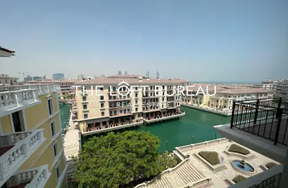 Apartment - 2 Bedrooms - 2 Bathrooms for rent in Carnaval - Qanat Quartier - The Pearl Island - Doha