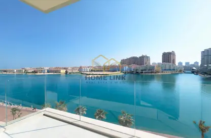 Apartment - 1 Bedroom - 2 Bathrooms for rent in Gewan Island - The Pearl Island - Doha