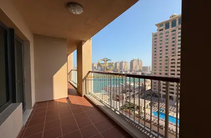 Apartment - 2 Bedrooms - 2 Bathrooms for rent in East Porto Drive - Porto Arabia - The Pearl Island - Doha