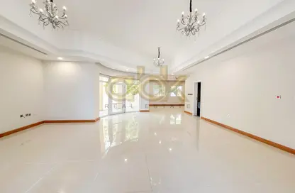 Villa - 4 Bedrooms - 5 Bathrooms for rent in Legtaifiya Lagoon - West Bay - Doha