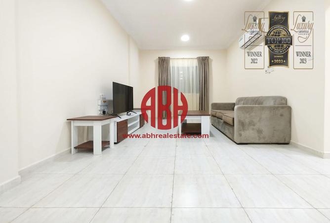 Apartment - 1 Bedroom - 1 Bathroom for rent in Umm Ghwailina Comm - Umm Ghuwalina - Umm Ghuwailina - Doha