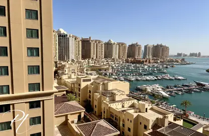 Apartment - 1 Bedroom - 2 Bathrooms for rent in Tower 18 - Porto Arabia - The Pearl Island - Doha