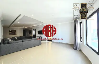 Apartment - 1 Bedroom - 2 Bathrooms for rent in Tower 24 - Porto Arabia - The Pearl Island - Doha