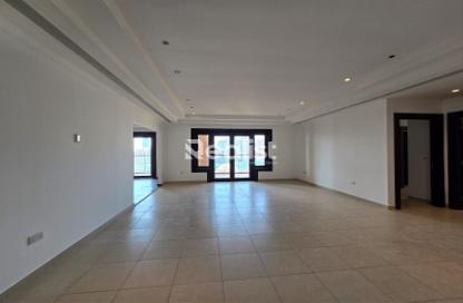 Apartment - 2 Bedrooms - 4 Bathrooms for sale in West Porto Drive - Porto Arabia - The Pearl Island - Doha