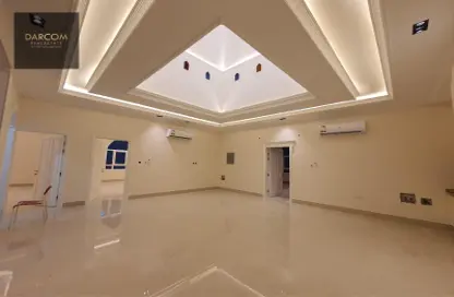 Villa - 5 Bedrooms - 7 Bathrooms for rent in Wadi Al Shaheeniya Street - Ain Khaled - Doha