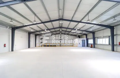 Warehouse - Studio - 6 Bathrooms for sale in East Industrial Street - Birkat Al Awamer - Al Wakra