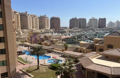 Apartment - 2 Bedrooms - 3 Bathrooms for rent in Tower 8 - Porto Arabia - The Pearl Island - Doha