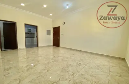 Apartment - 3 Bedrooms - 3 Bathrooms for rent in Kulaib Street - Kulaib Street - Doha