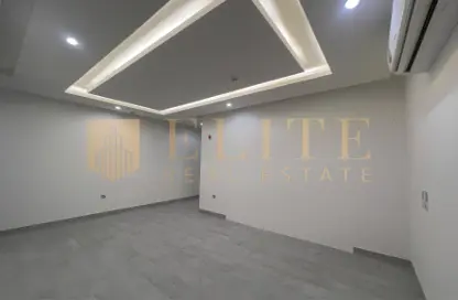 Apartment - 3 Bedrooms - 3 Bathrooms for rent in Al Nasr Street - Al Nasr - Doha