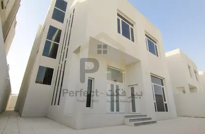 Villa - 5 Bedrooms - 7 Bathrooms for sale in Ain Khaled Villas - Ain Khaled - Doha