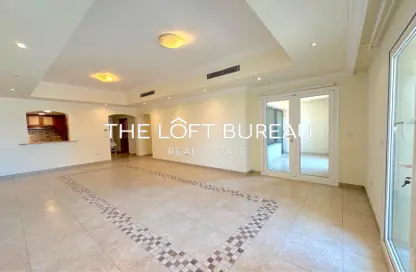 Apartment - 2 Bedrooms - 3 Bathrooms for rent in West Porto Drive - Porto Arabia - The Pearl Island - Doha