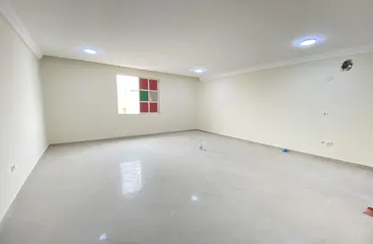 Apartment - 1 Bathroom for rent in Wholesale Market Street - Abu Hamour - Doha