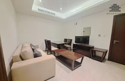 Apartment - 2 Bedrooms - 2 Bathrooms for rent in Umm Ghuwailina 4 - Umm Ghuwailina - Doha