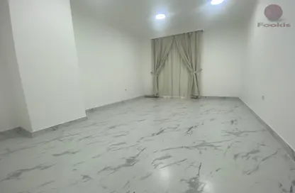 Apartment - 3 Bedrooms - 2 Bathrooms for rent in Al Zubair Bakkar Street - Al Sadd - Doha