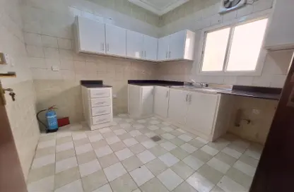 Apartment - 2 Bedrooms - 2 Bathrooms for rent in Fereej Kulaib - Doha