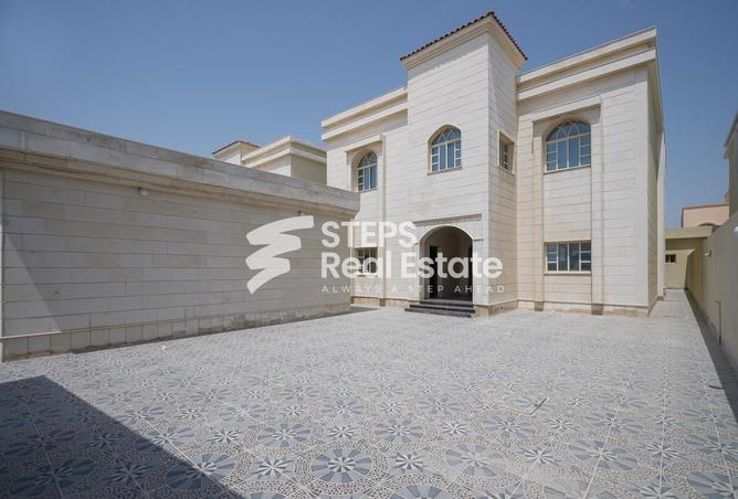 Villa - 7 Bedrooms - 6 Bathrooms for sale in Al Wukair - Al Wukair - Al Wakra