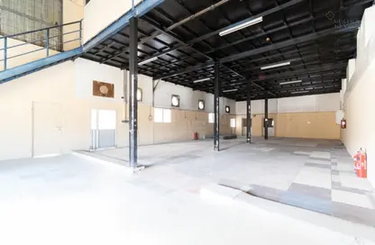 Labor Camp - Studio - 2 Bathrooms for rent in Industrial Area 2 - Industrial Area - Industrial Area - Doha