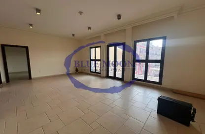 Apartment - 2 Bedrooms - 2 Bathrooms for rent in Qanat Quartier - The Pearl Island - Doha