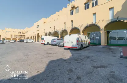 Retail - Studio - 1 Bathroom for rent in Salwa Road - Al Aziziyah - Doha