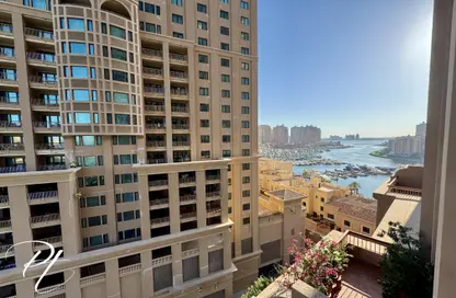 Apartment - 1 Bedroom - 2 Bathrooms for rent in Tower 18 - Porto Arabia - The Pearl Island - Doha