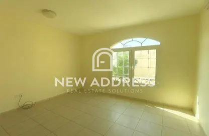 Compound - 3 Bedrooms - 4 Bathrooms for rent in Al Messila - Doha