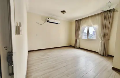 Apartment - 1 Bedroom - 1 Bathroom for rent in Old Salata - Salata - Doha