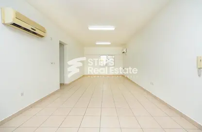 Apartment - 3 Bedrooms - 3 Bathrooms for rent in Fereej Abdul Aziz - Fereej Abdul Aziz - Doha