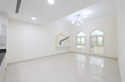 Apartment - 2 Bedrooms - 2 Bathrooms for rent in Al Nasr Street - Al Nasr - Doha