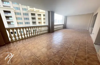 Apartment - 1 Bedroom - 2 Bathrooms for rent in Tower 18 - Porto Arabia - The Pearl Island - Doha