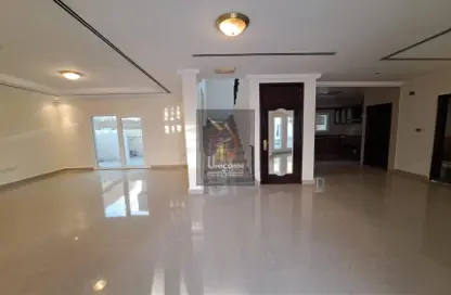 Compound - 3 Bedrooms - 5 Bathrooms for rent in Al Dana st - Muraikh - AlMuraikh - Doha