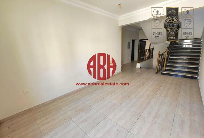 Villa - 6 Bedrooms - 6 Bathrooms for rent in CAP 14 - Ain Khaled - Doha