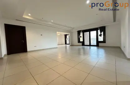 Apartment - 2 Bedrooms - 4 Bathrooms for rent in East Porto Drive - Porto Arabia - The Pearl Island - Doha